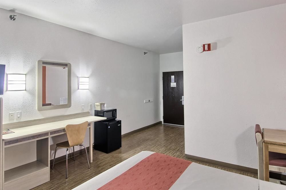 Seasons Inn Traverse City Buitenkant foto